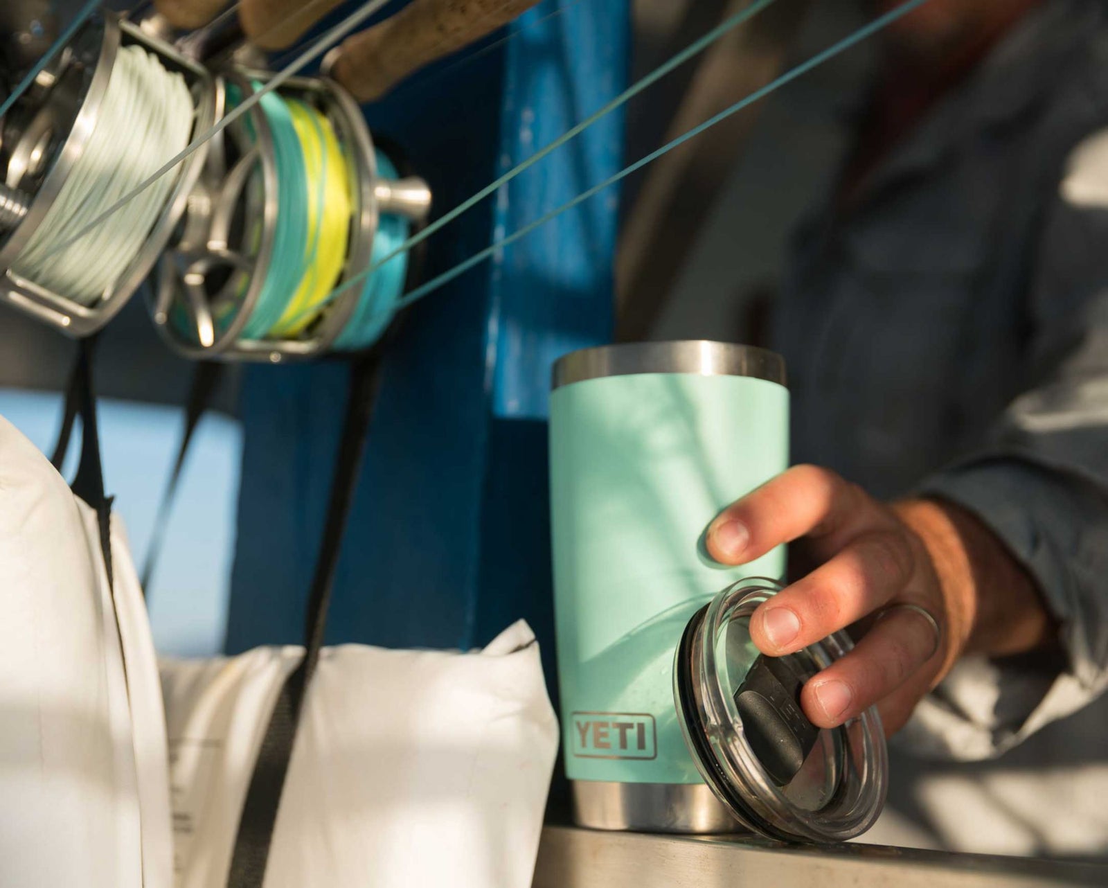 Yeti Rambler 20 oz Tumbler SEAFOAM