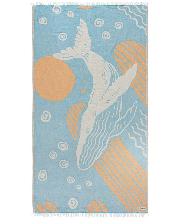 Serviette Sand Cloud Blue Whale AQUA - TAILLE REGULIÈRE