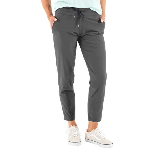 Free Fly W Breeze Cropped Pant GRAPHITE