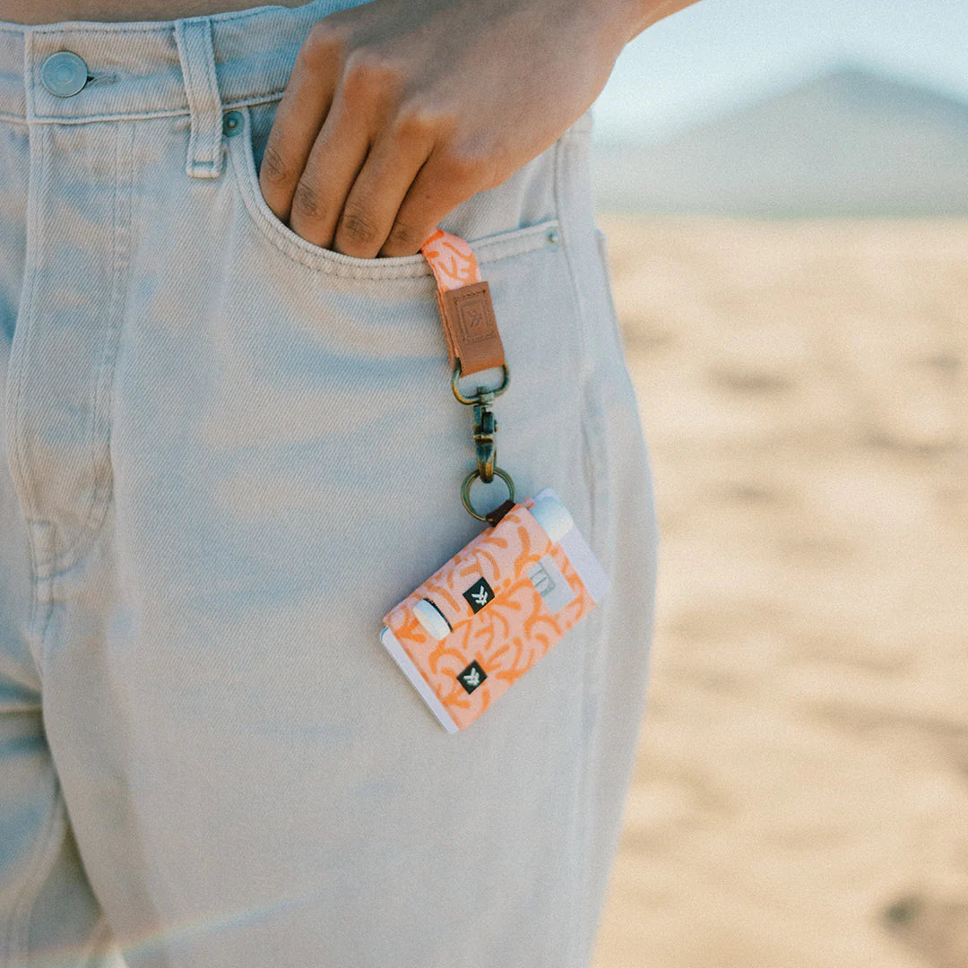 Thread Lip Balm Holder CORAL REEF