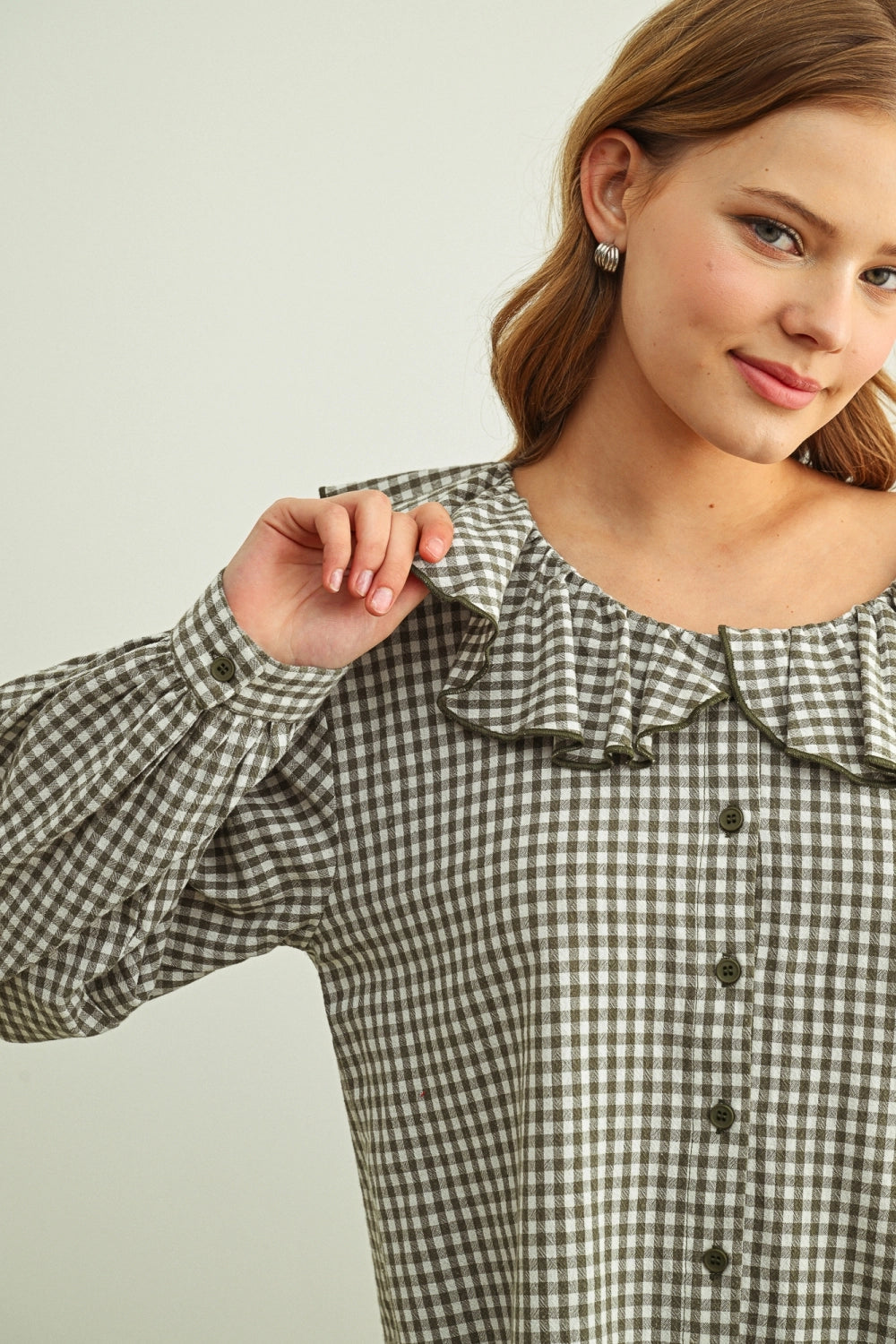 Miou Muse W LS Mini Gingham Ruffled Collar Blouse OLIVE