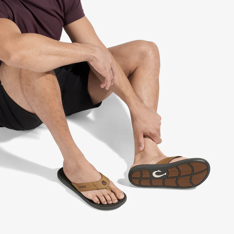 Olukai M Pili TAN / DARK JAVA
