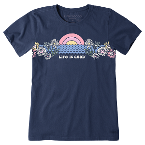 Life is Good W SS Crusher Sunrise Water Scene Tee DARKEST BLUE