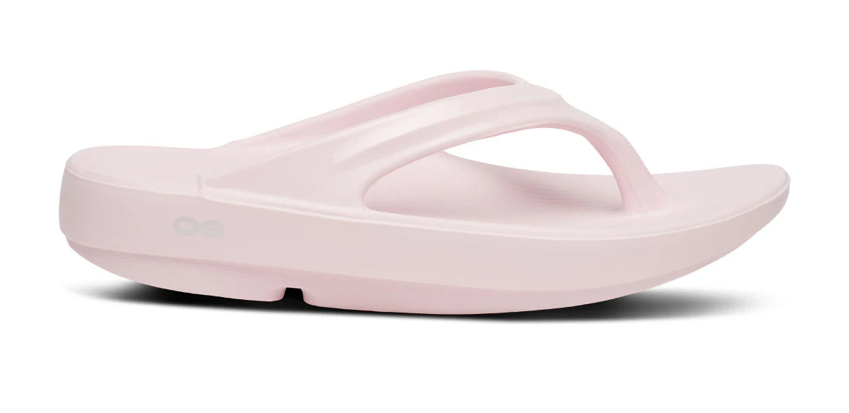 OOFOS W OOlala Limited Thong Sandal PRIMROSE