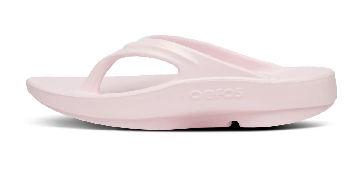 OOFOS W OOlala Limited Thong Sandal PRIMROSE