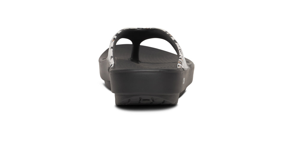 OOFOS W OOlala Limited Thong Sandal LEOPARD