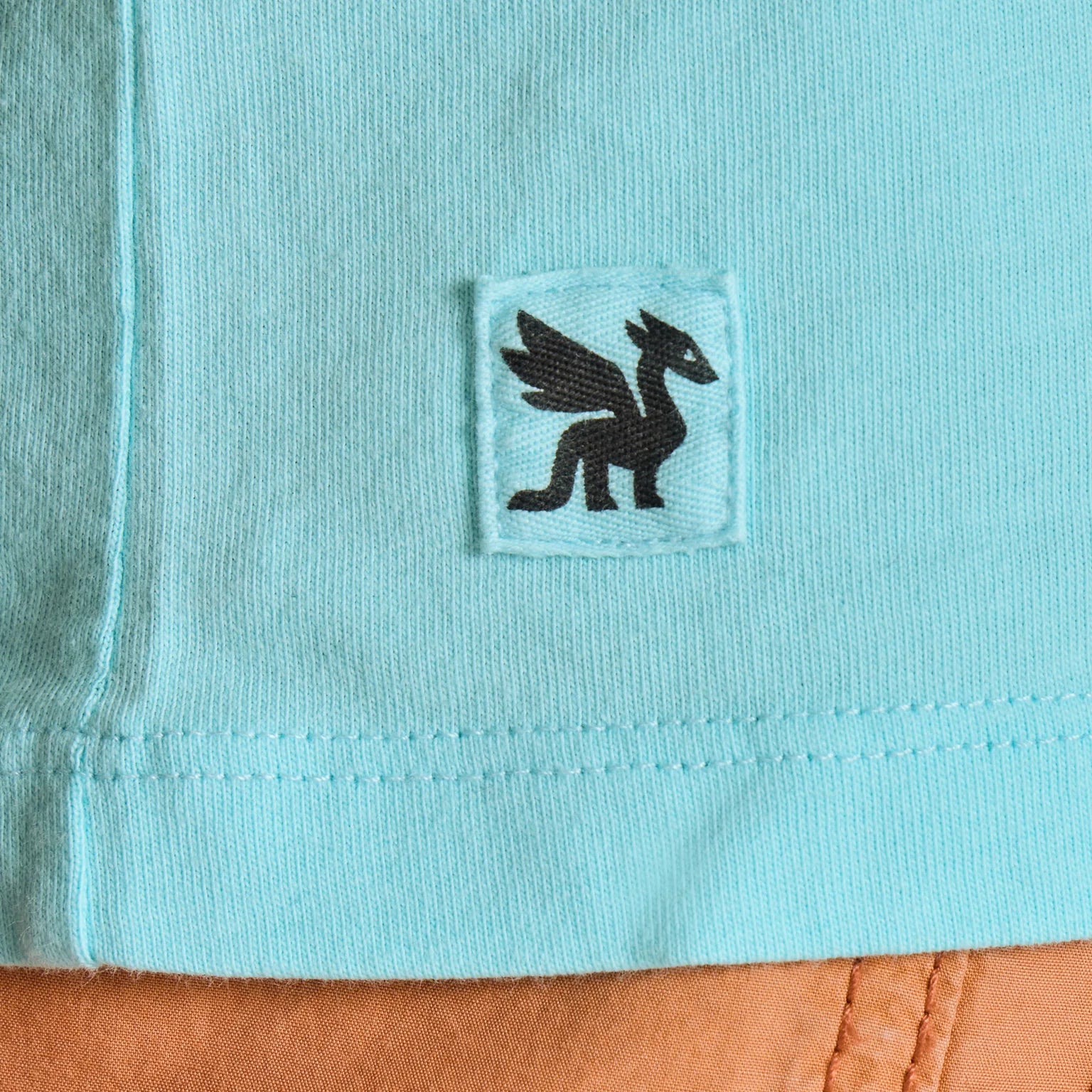 Life Is Good W SS Crusher Embroidered Sea Turtle Tee AQUA BLUE
