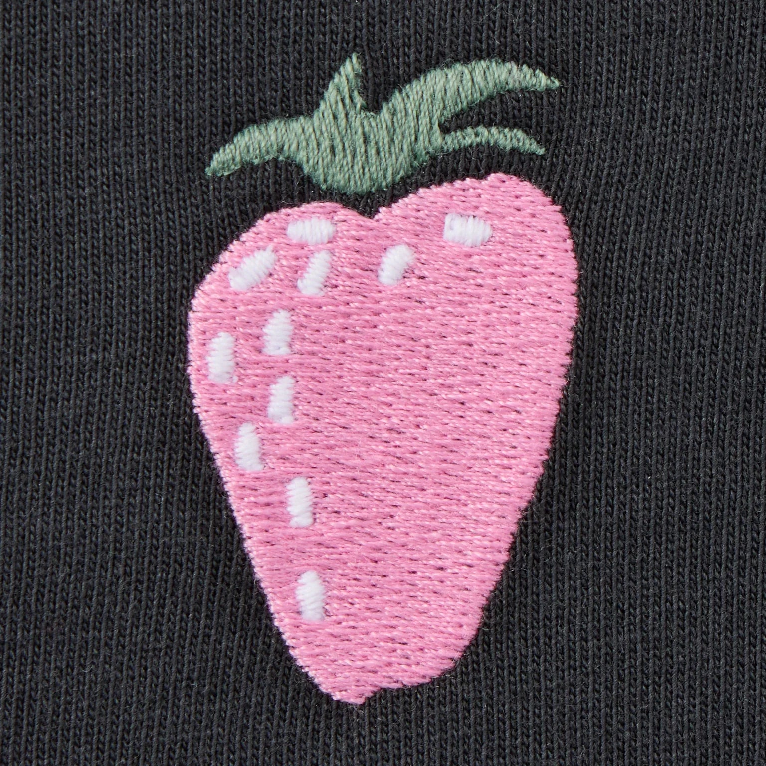 Life Is Good W SS Crusher Embroidered Strawberry Tee FADED BLACK