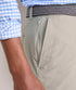 Vineyard Vines M 7" On-The-Go Shorts KHAKI