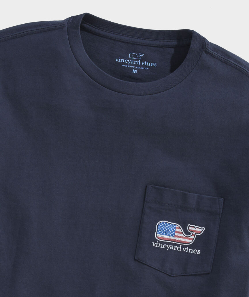 Vineyard Vines M SS Flag Whale Pocket Tee VINEYARD NAVY