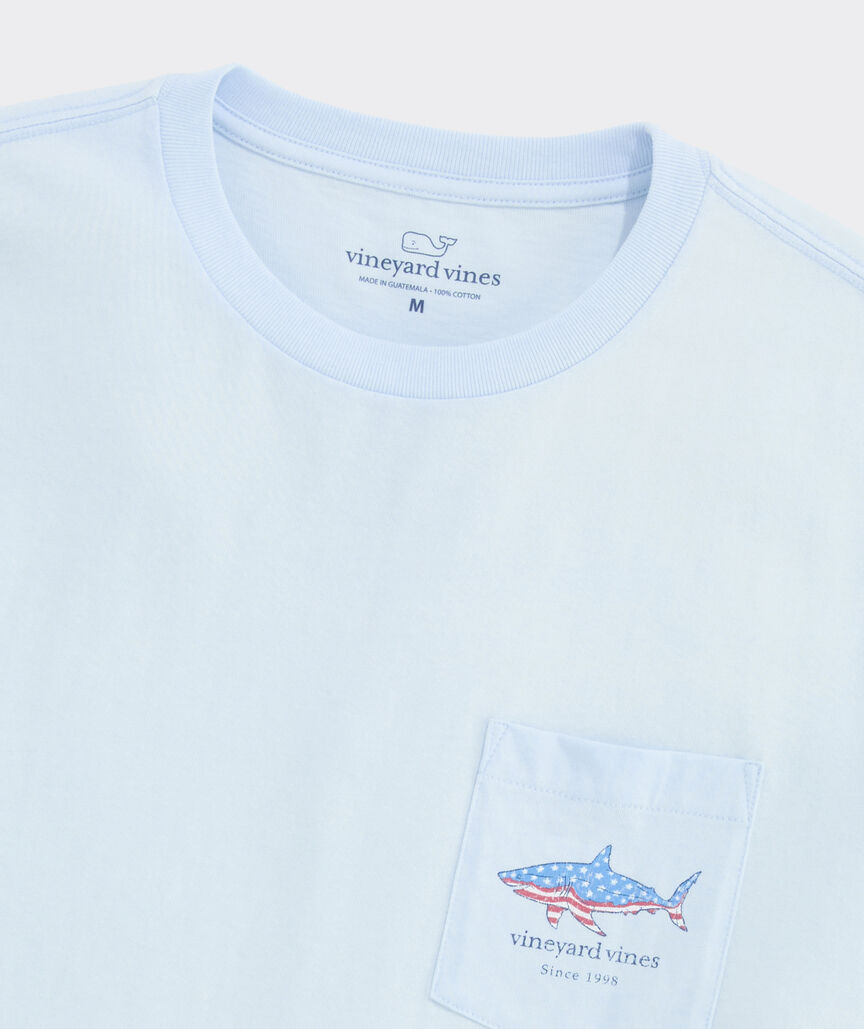 Vineyard Vines M SS Flag Shark Tee ROCKS BLUE