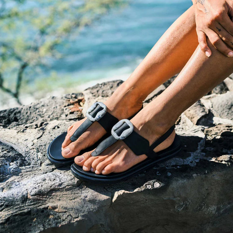 Olukai W La'I T-Bar LAVA ROCK / LAVA ROCK