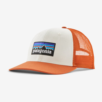 Patagonia P-6 Logo Trucker WHITE/REDTAIL RUST