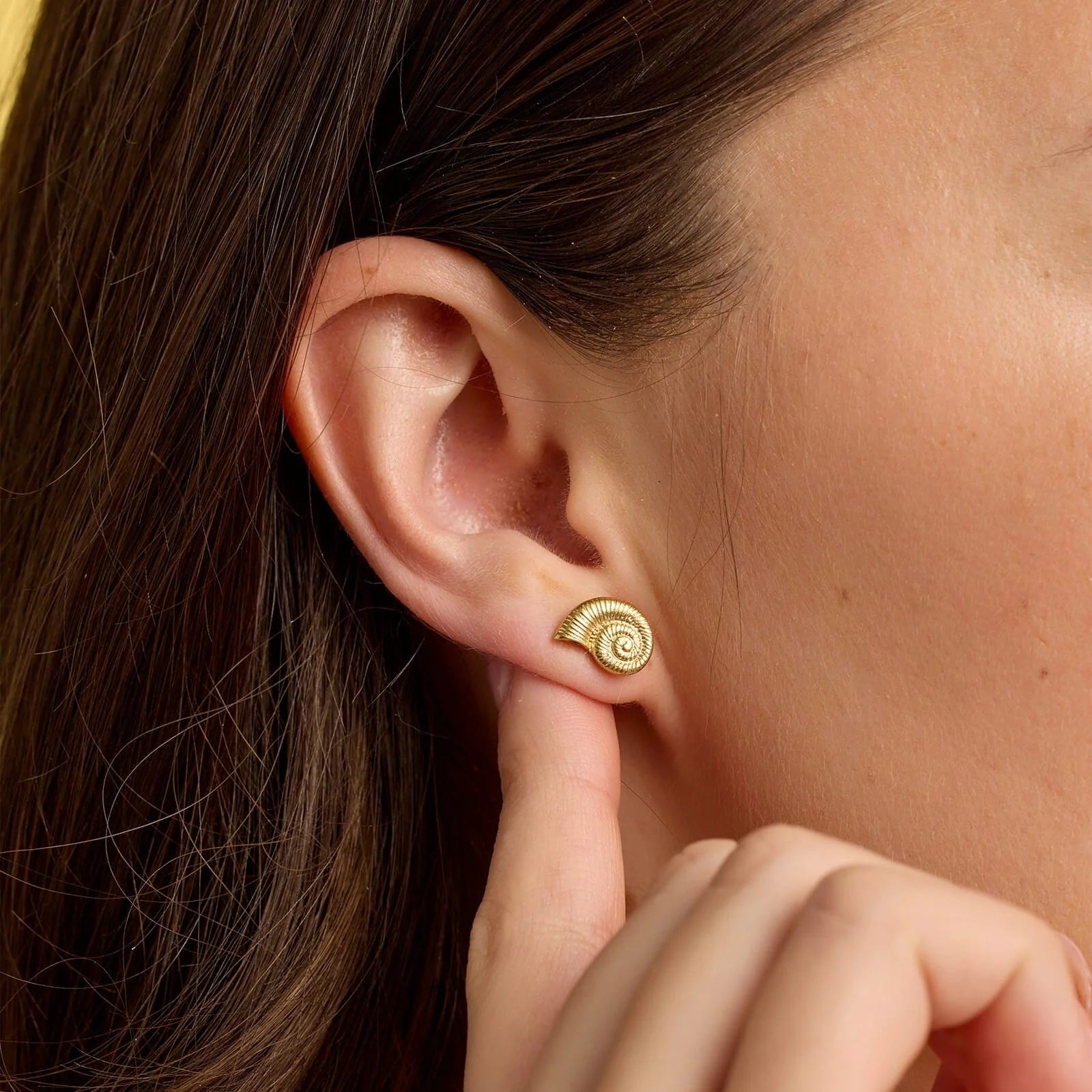 Pura Vida Seashell Stud Earrings GOLD