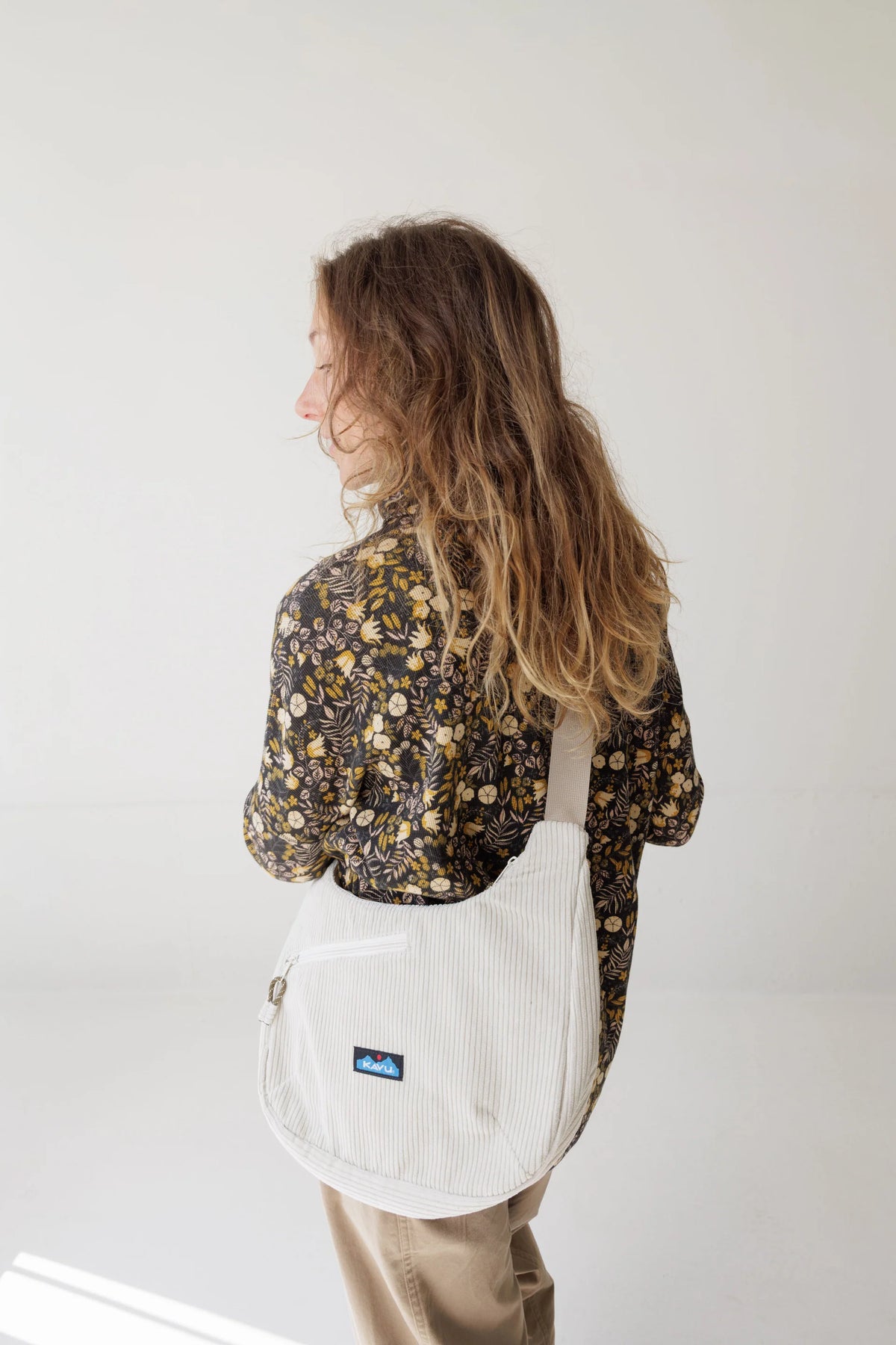 KAVU Crescent Creek Crossbody Bag MOONBEAM