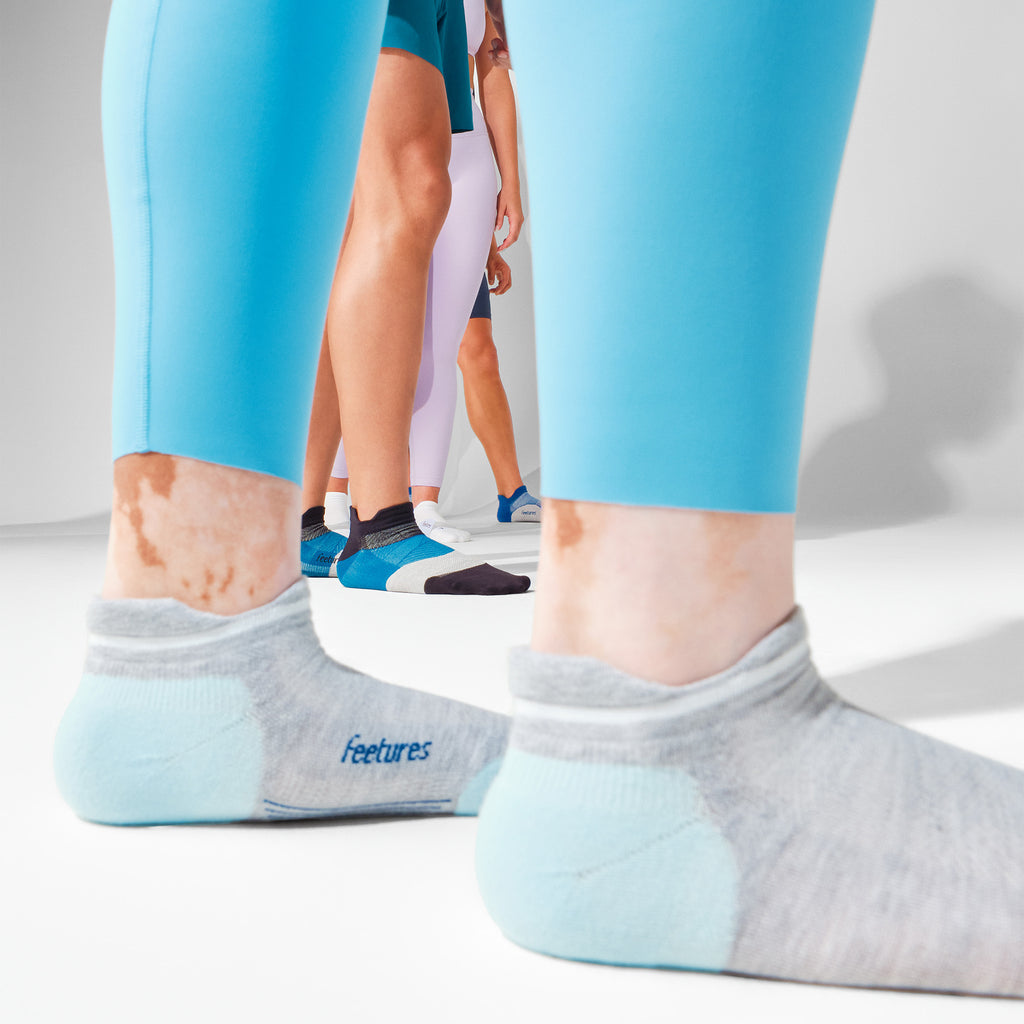 Feetures W Elite Max Cushion No Show Tab GRAY SKY