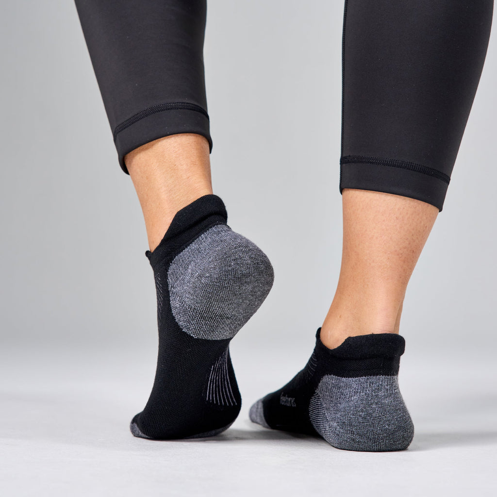 Feetures M Elite Max Cushion Tab BASIC BLACK