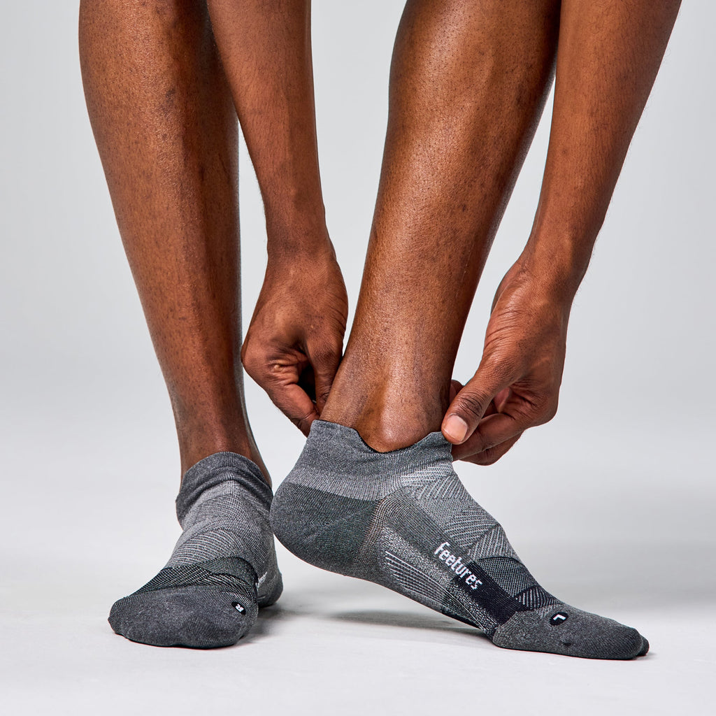 Feetures M Elite Ultra Light No Show Tab GRAY