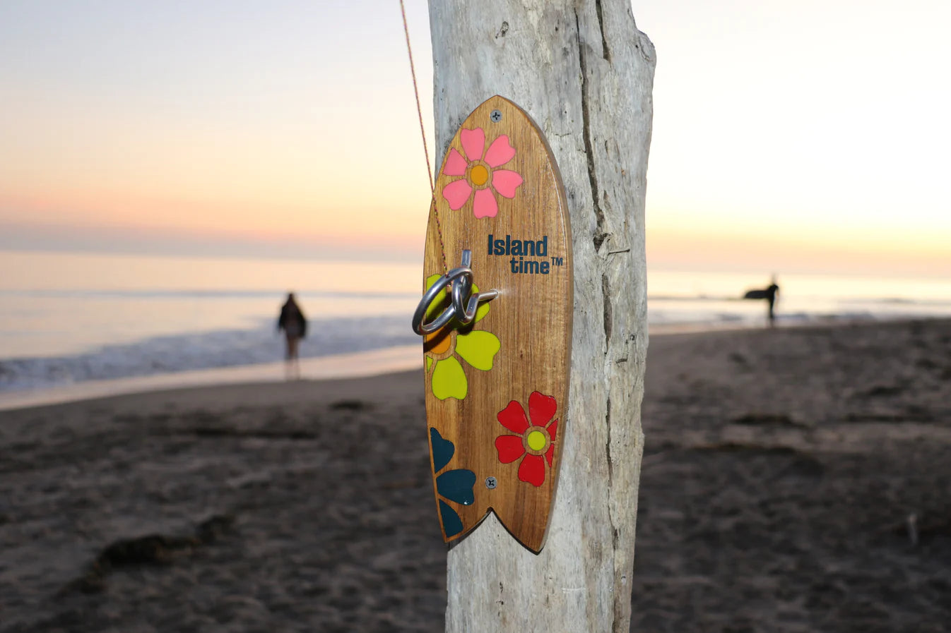 Island Time Hook & Ring Game FLOWER POWER