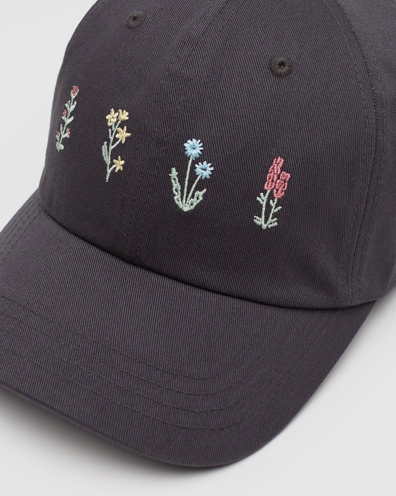tentree Spring Floral Peak Hat GRAPHITE / LIGHT MOSS