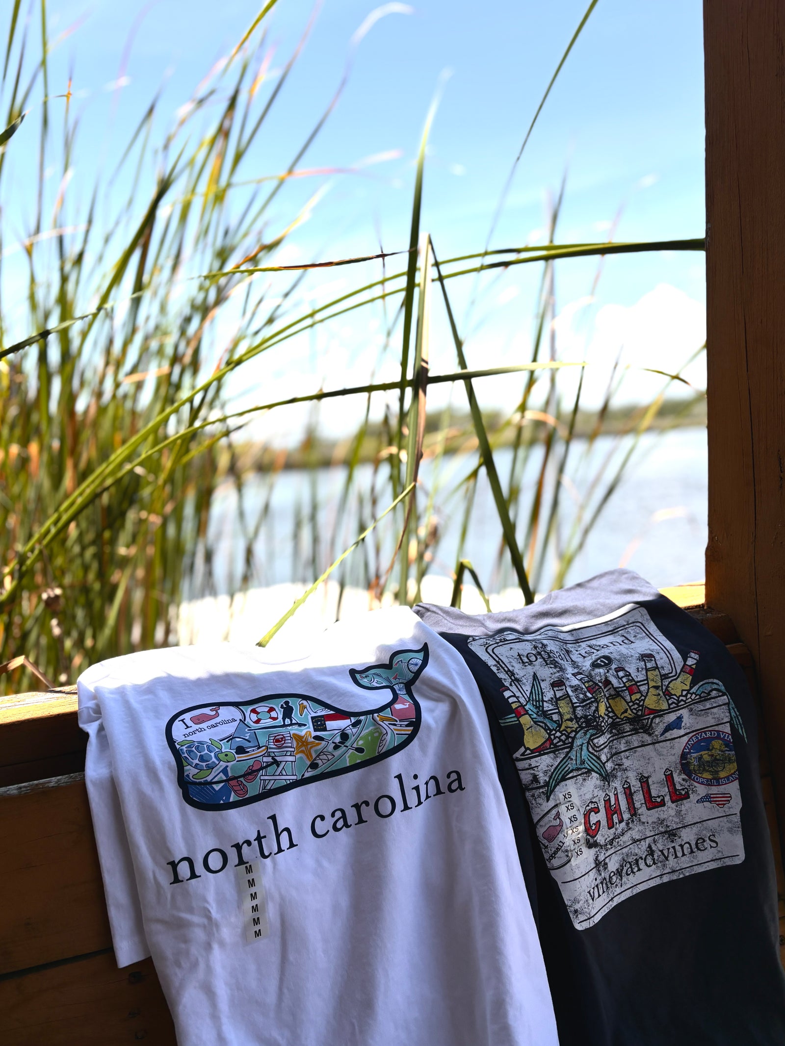 Vineyard Vines M SS North Carolina Icon Tee WHITE