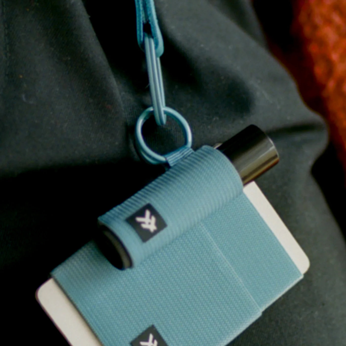 Thread Lip Balm Holder SURF BLUE