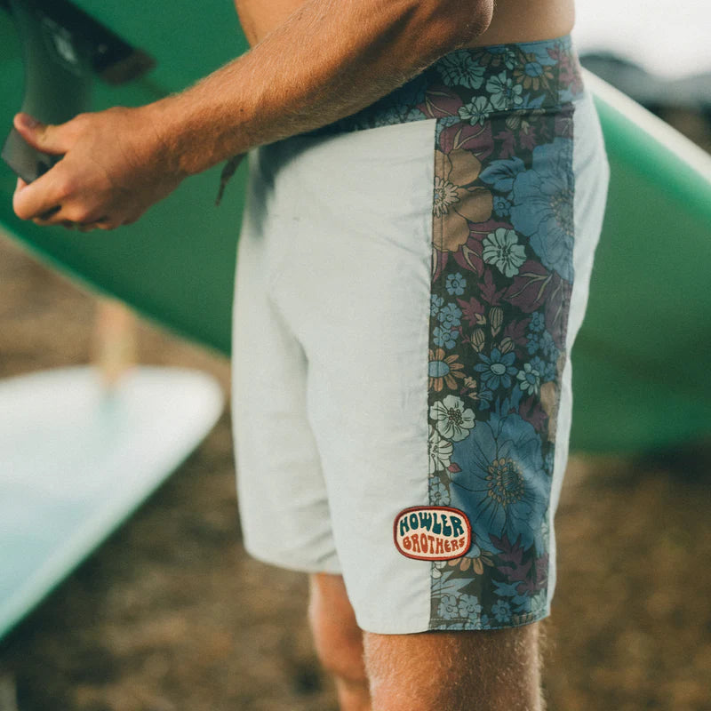 Howler Bros M Ensueno Boardshort FLOWER POWER POOL BLUE