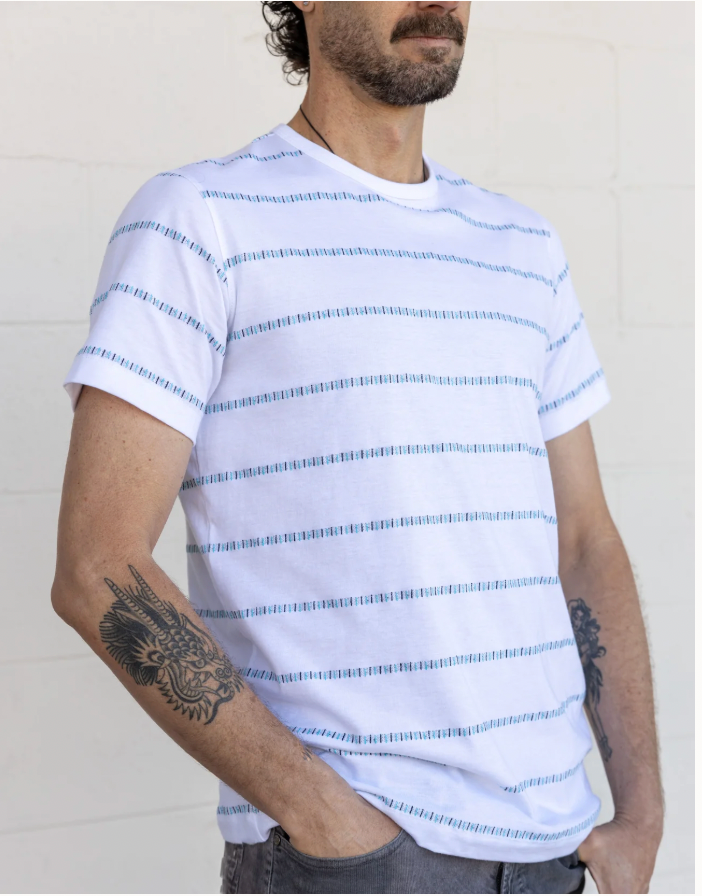 Baja Llama M SS Onassis Tee IVORY MORRIS CODE