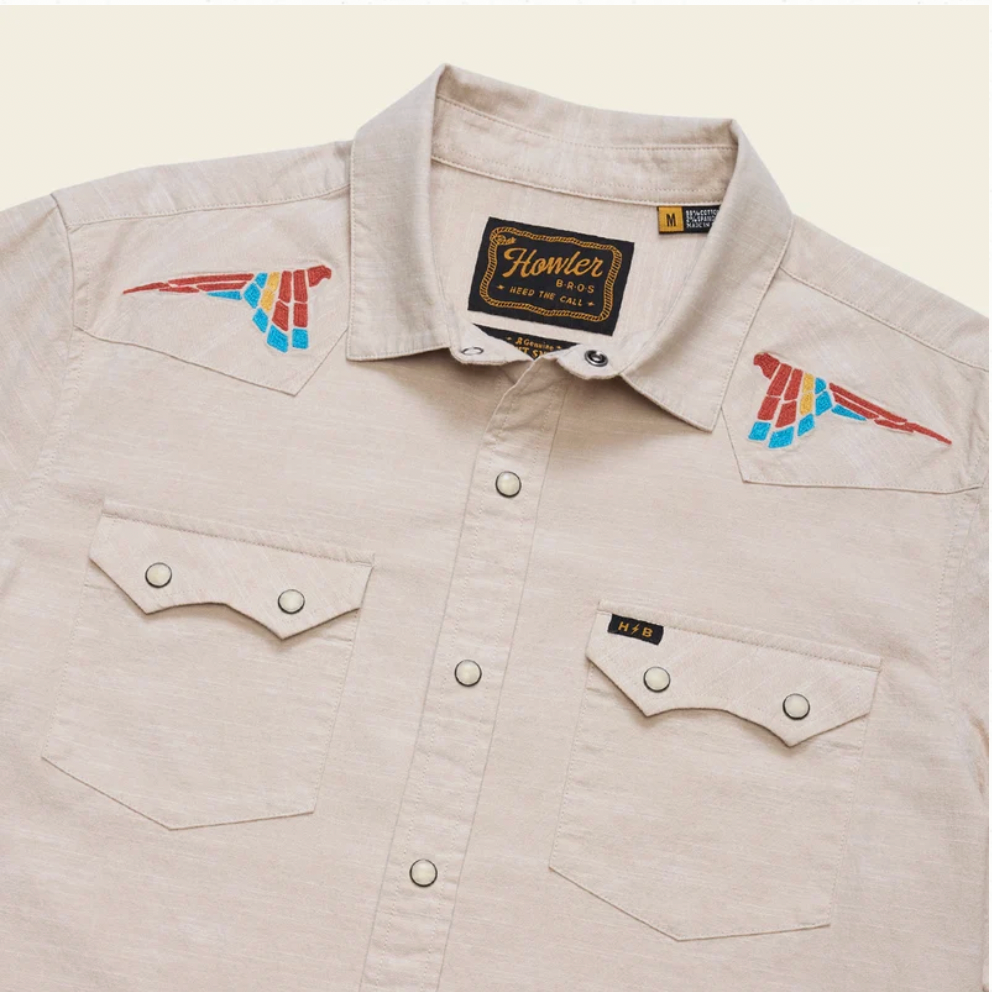 Howler Bros M LS Crosscut Deluxe Snapshirt PARROT PATROL DUNE CHAMBRAY