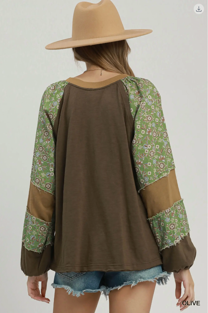 Umgee W LS Mixed Media Puff Sleeve Top OLIVE