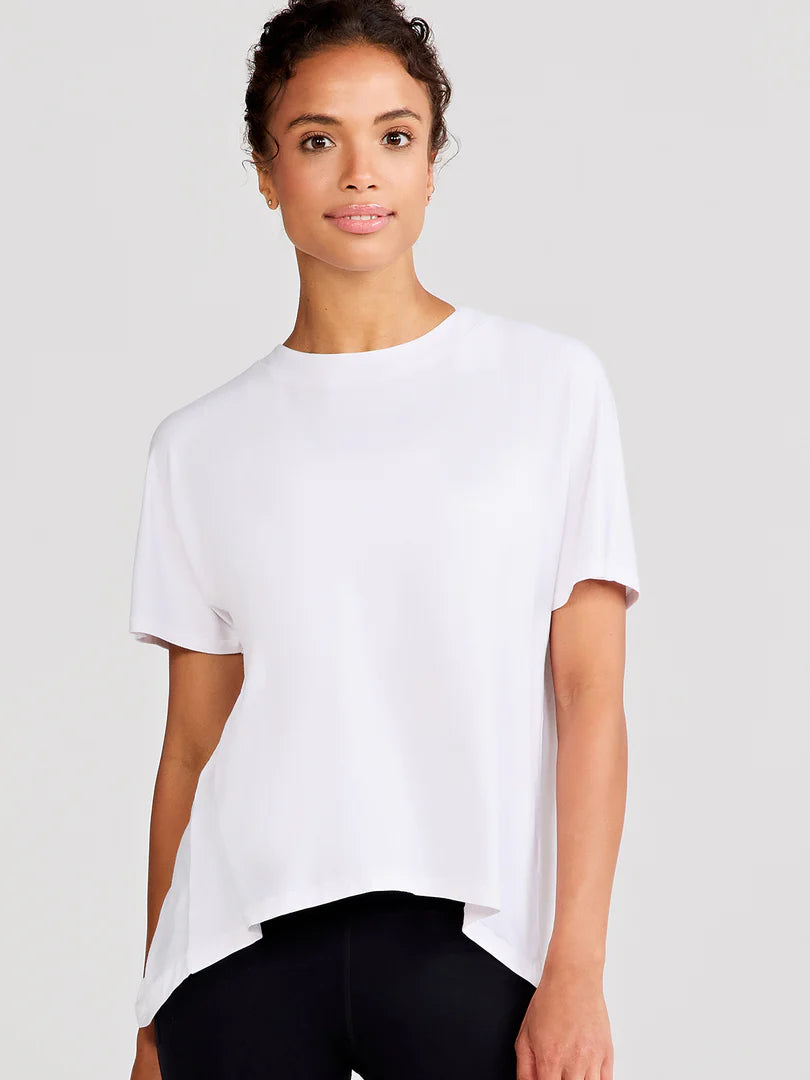Tasc W Uptown Luxe Cross Back Tee WHITE