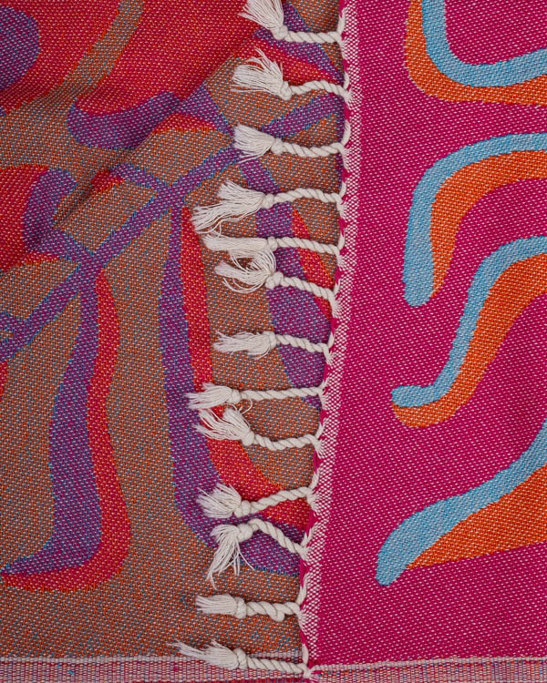 Sand Cloud Painted Daisies Blanket FUCHSIA - LG