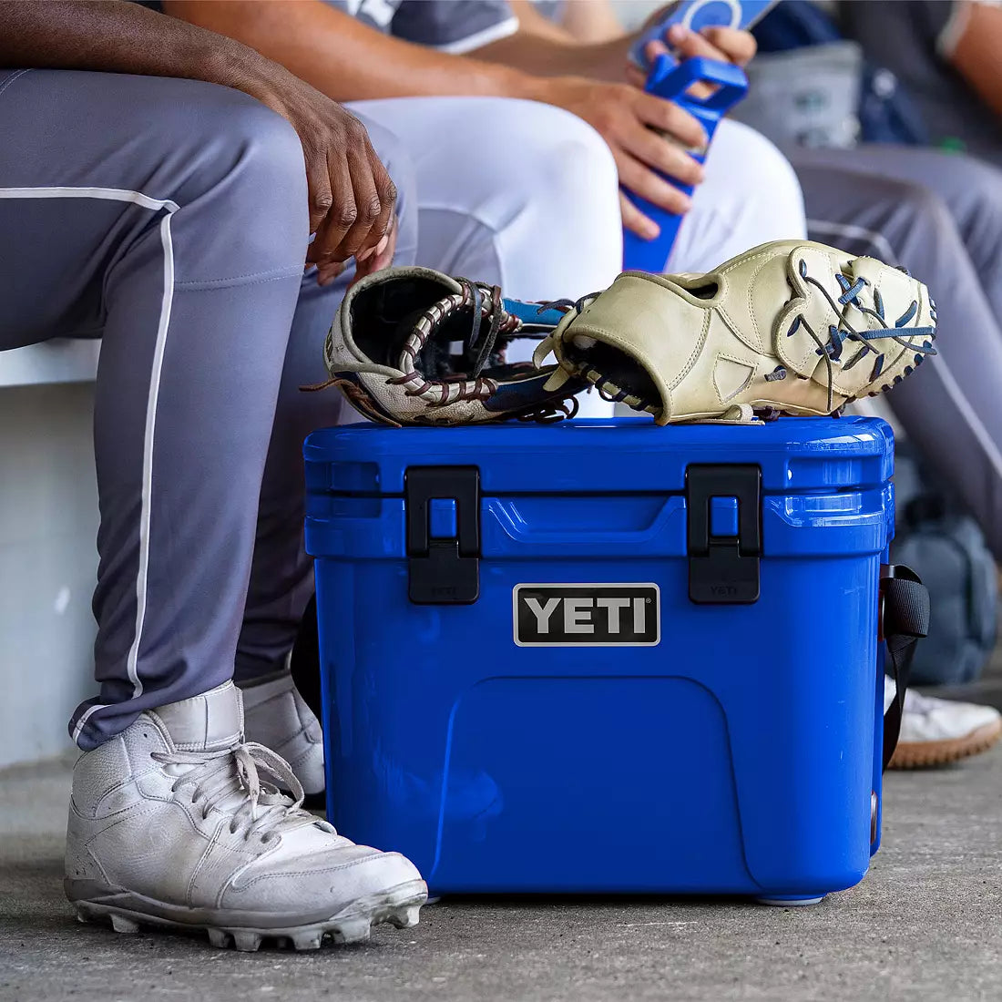 Yeti Roadie 15 Hard Cooler ROYAL BLUE