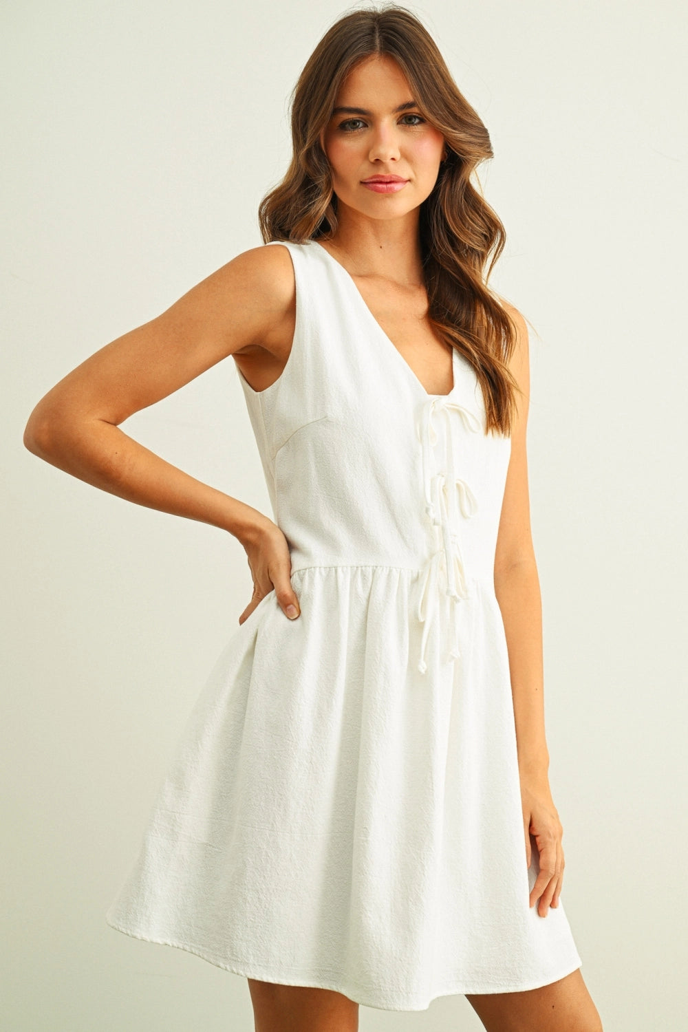 Miou Muse W Tie Front Sleeveless Dress WHITE
