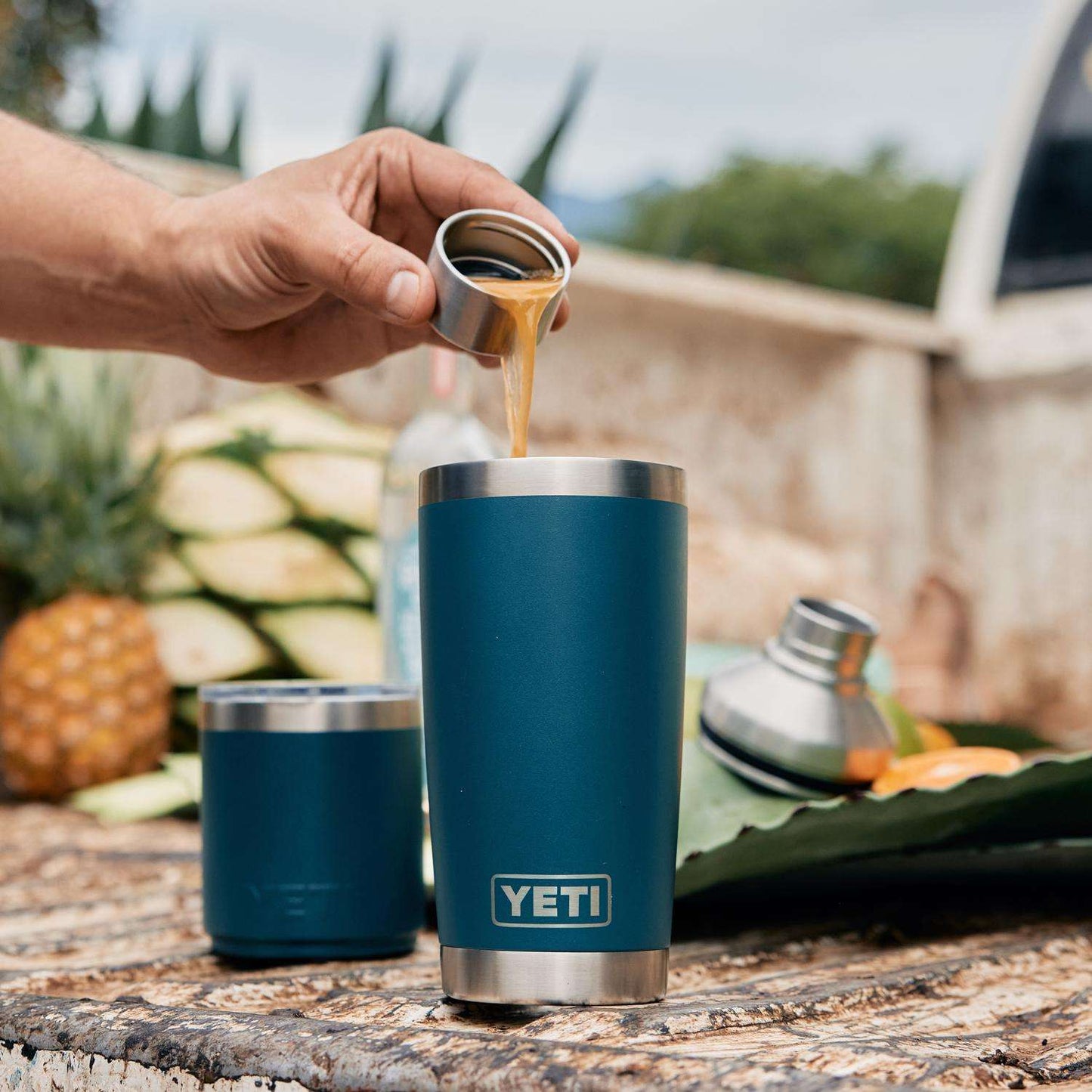 Yeti Rambler 20 oz Tumbler AGAVE TEAL