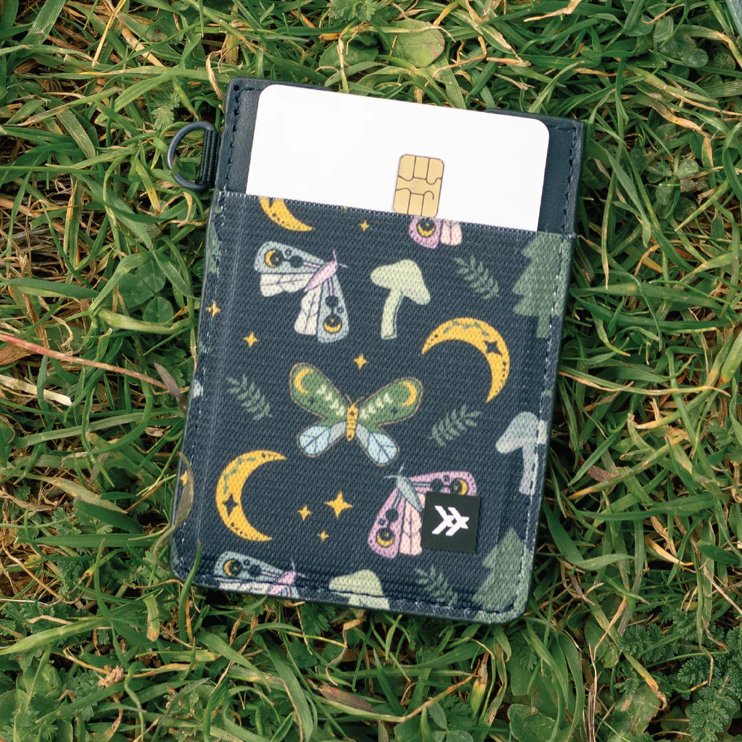 Thread Vertical Wallet FOREST CRITTERS