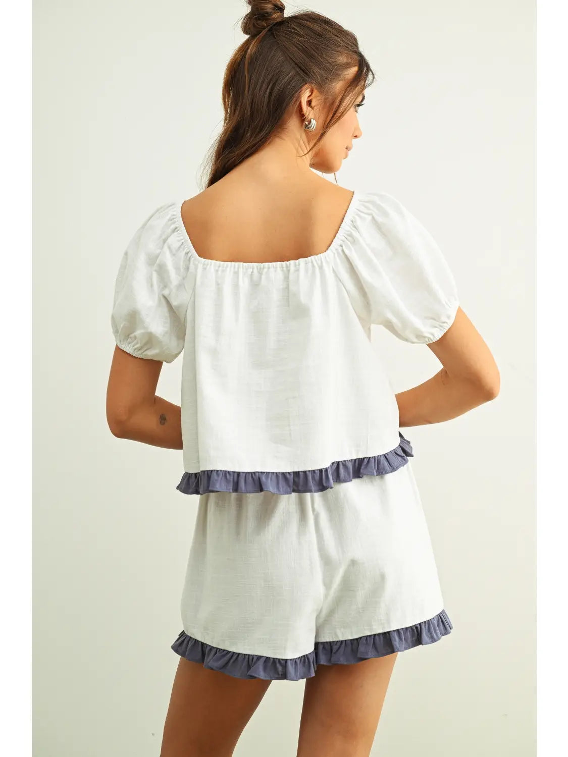Miou Muse W Ruffled Hem Linen Shorts WHITE/BLUE