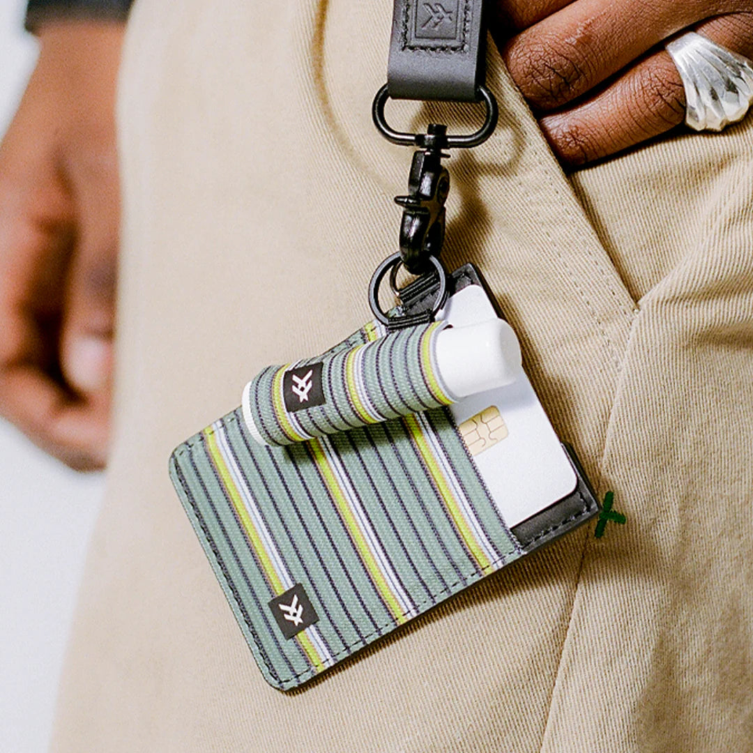 Thread Lip Balm Holder CLARK