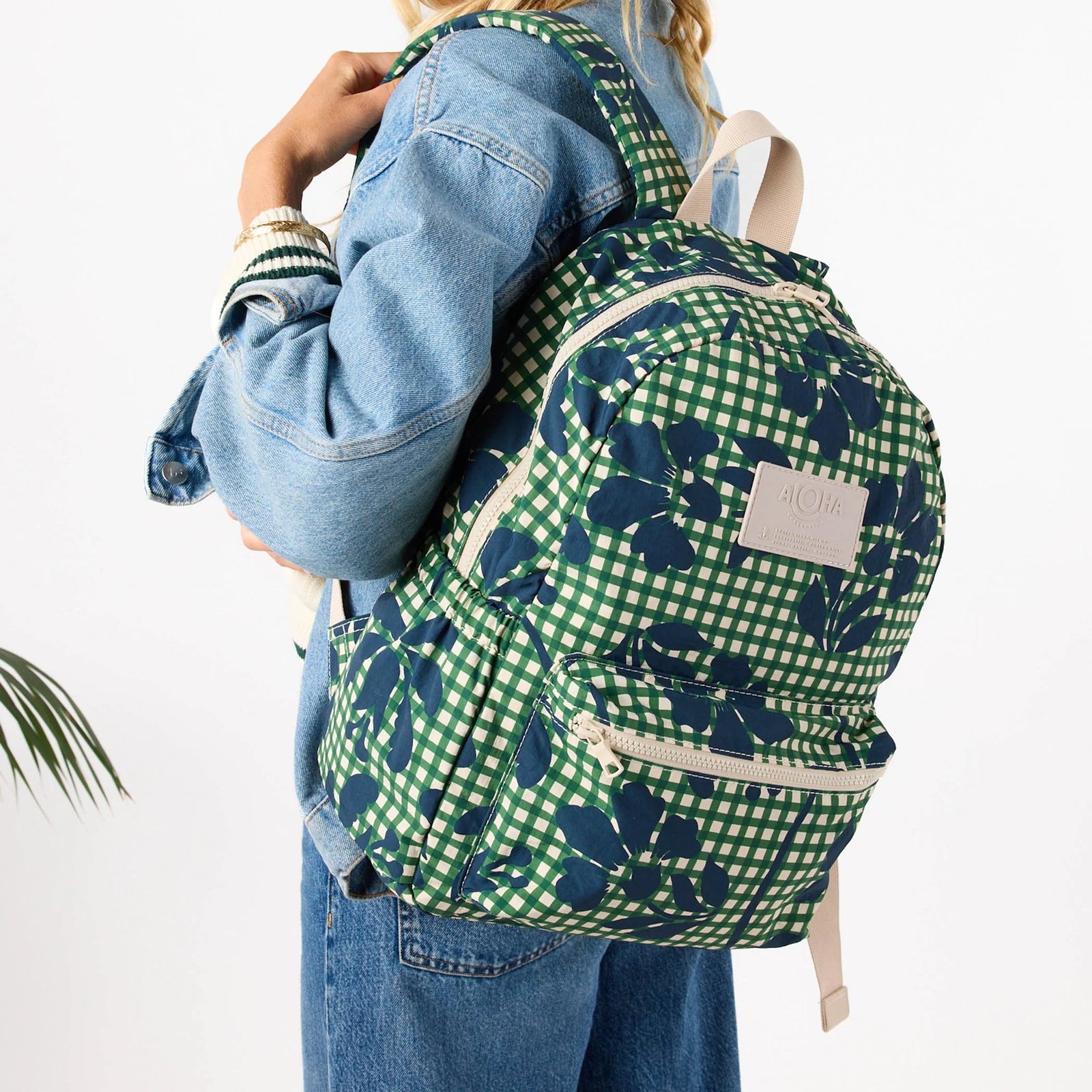 ALOHA Collection Picnic Fleur Keep It Light Backpack VINEYARD