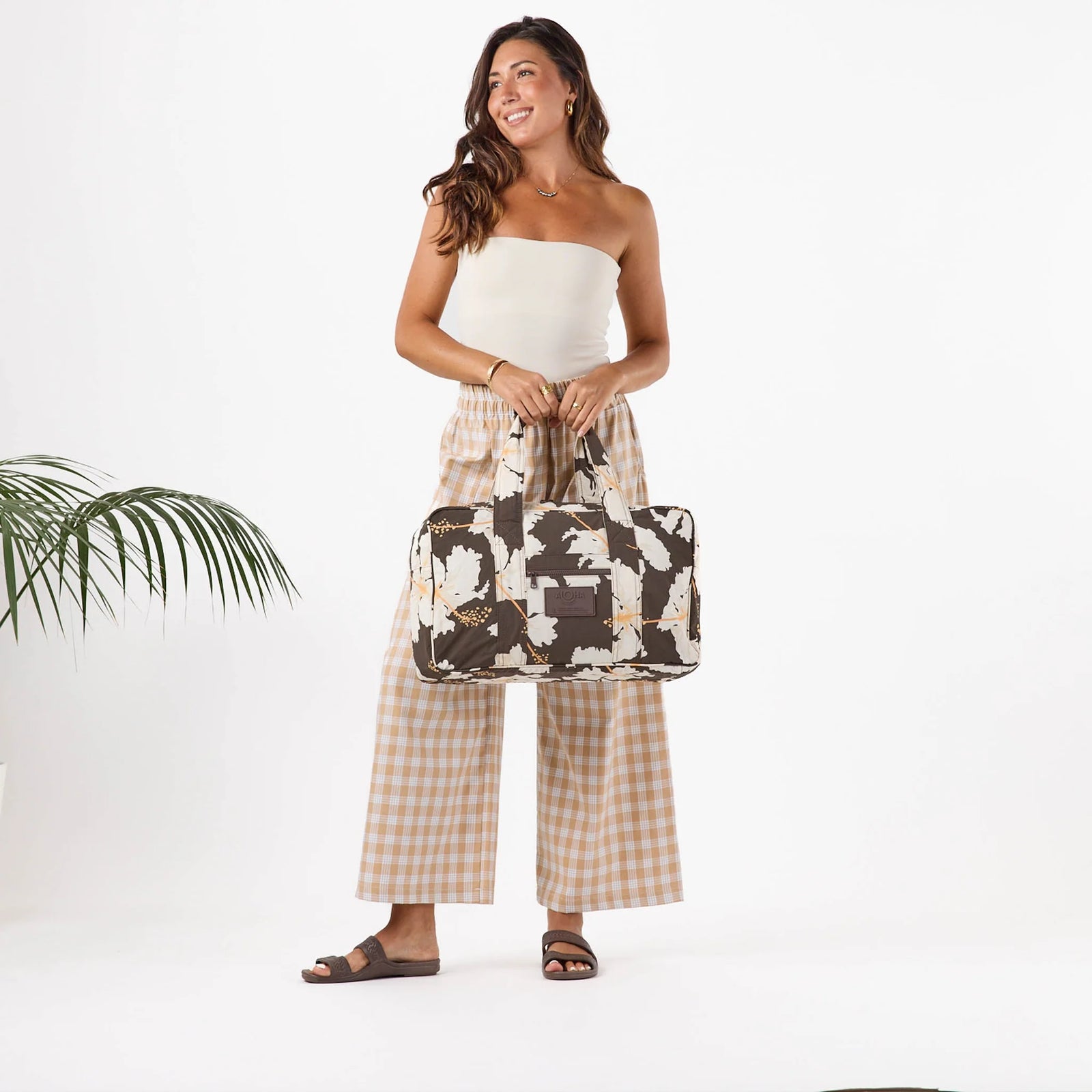 ALOHA Collection Taha'a Keep It Light Weekender Duffle Bag CHOCOLATE