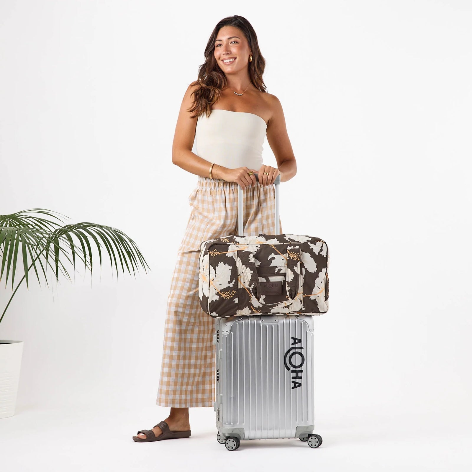 ALOHA Collection Taha'a Keep It Light Weekender Duffle Bag CHOCOLATE