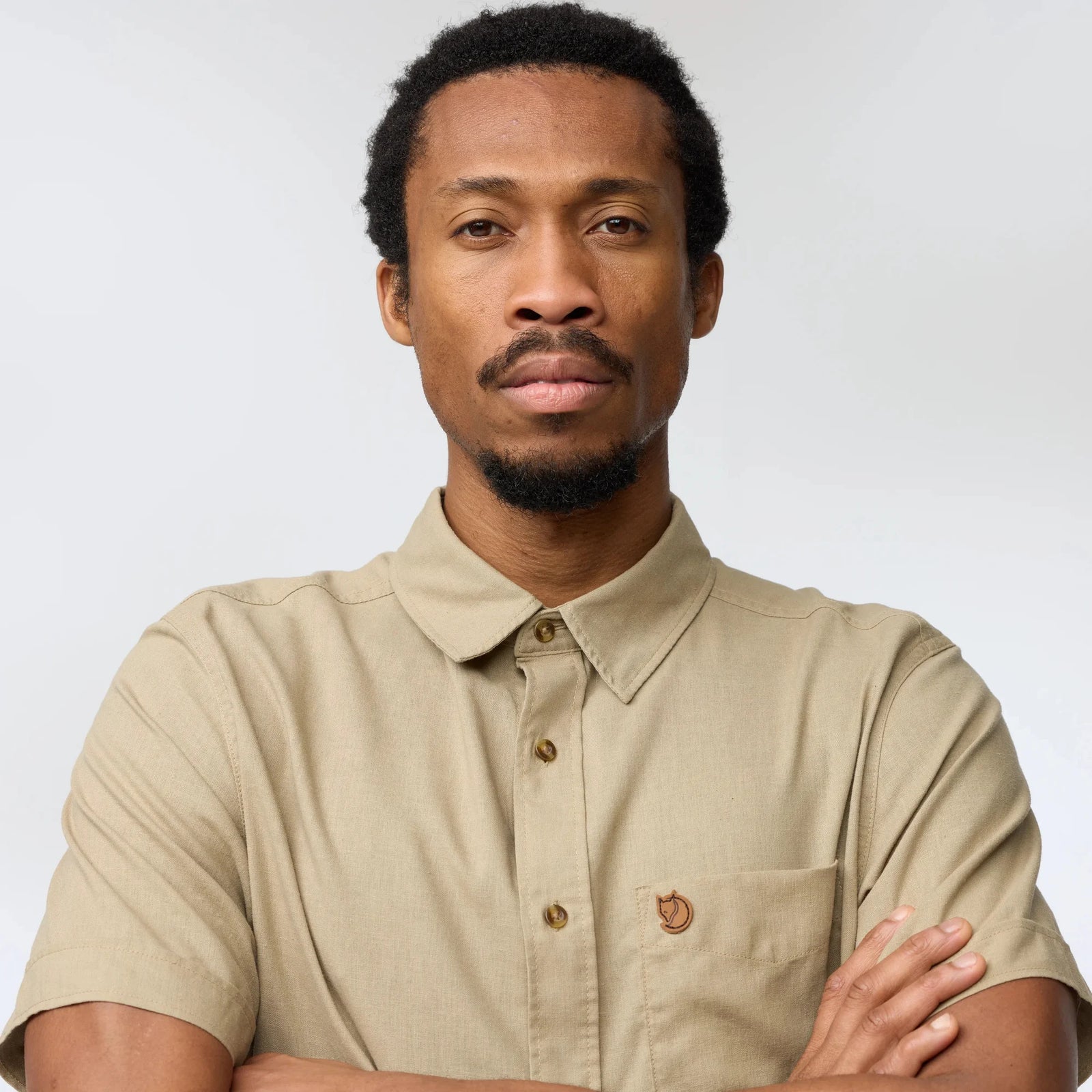 Fjallraven M SS Ovik Travel Shirt CHALK WHITE SAND