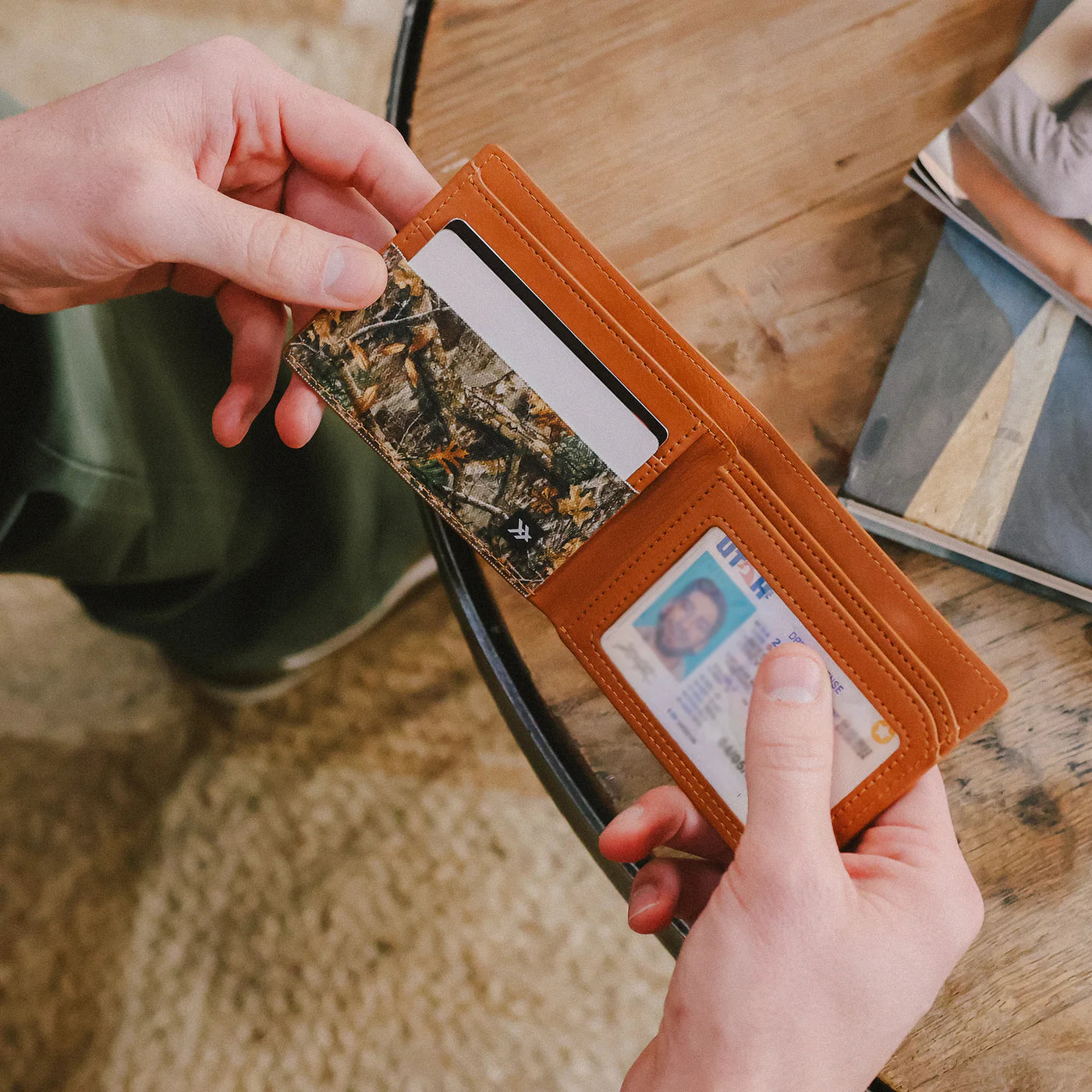 Thread Cash Bifold Wallet REALTREE EDGE