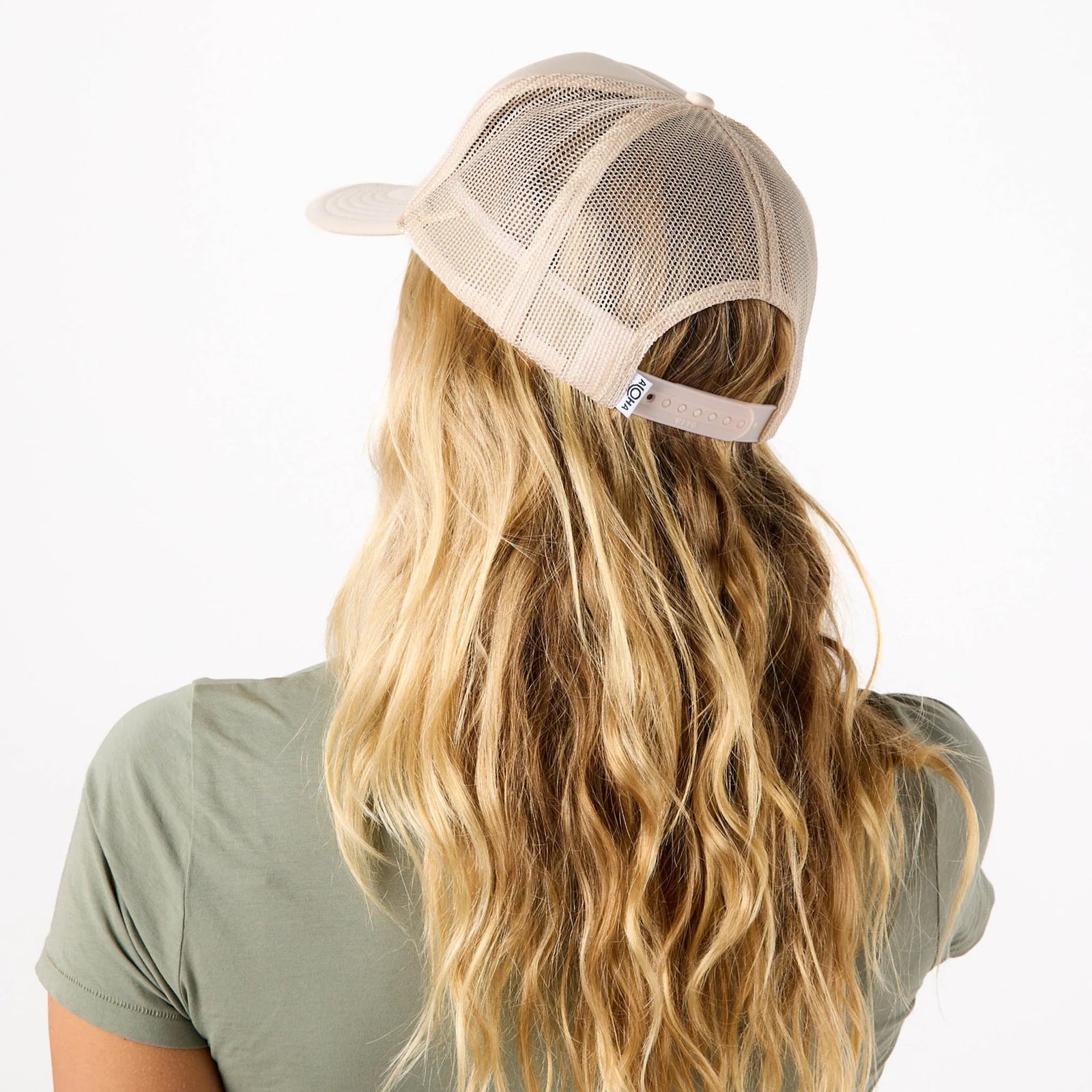 ALOHA Lei Trucker SANDSTONE