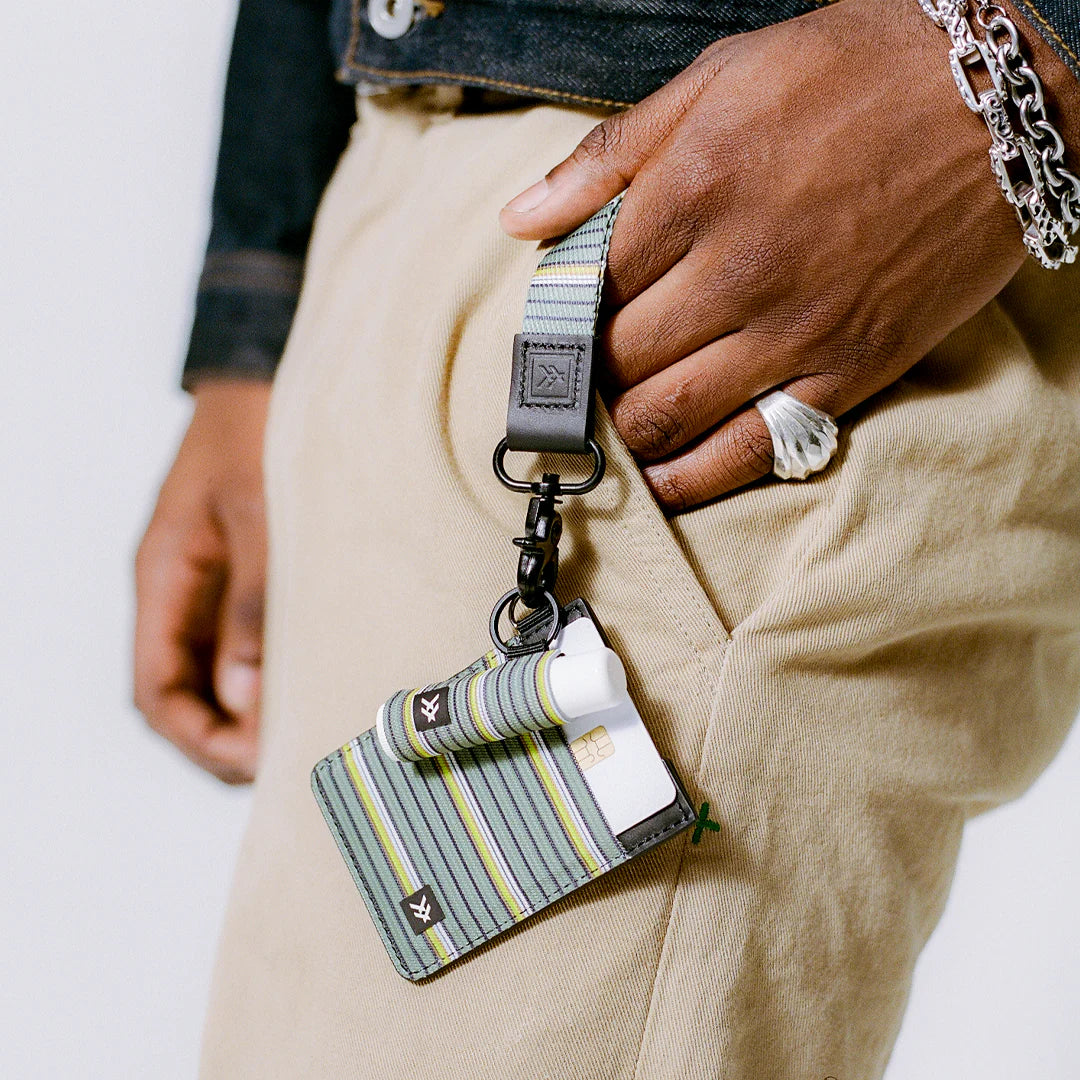 Thread Vertical Wallet CLARK