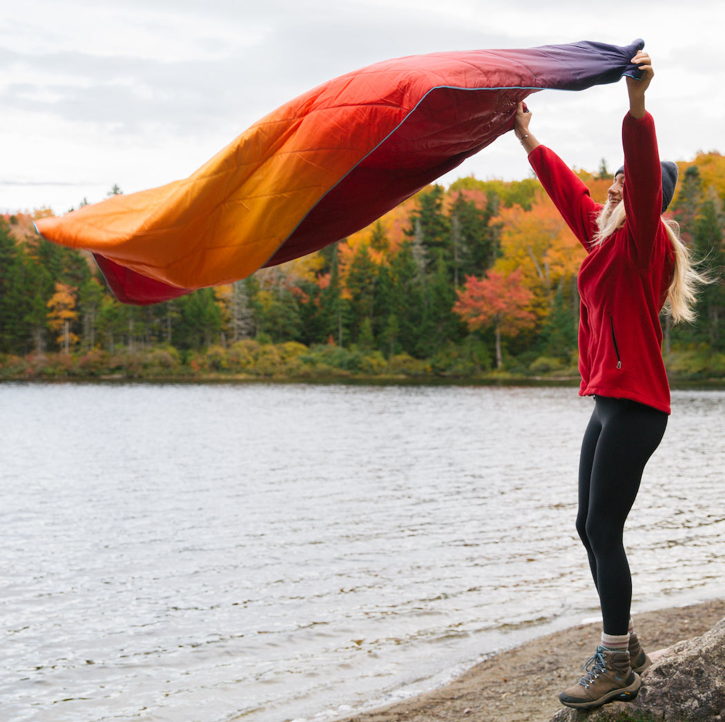 Rumpl Original Puffy Blanket PYRO FADE