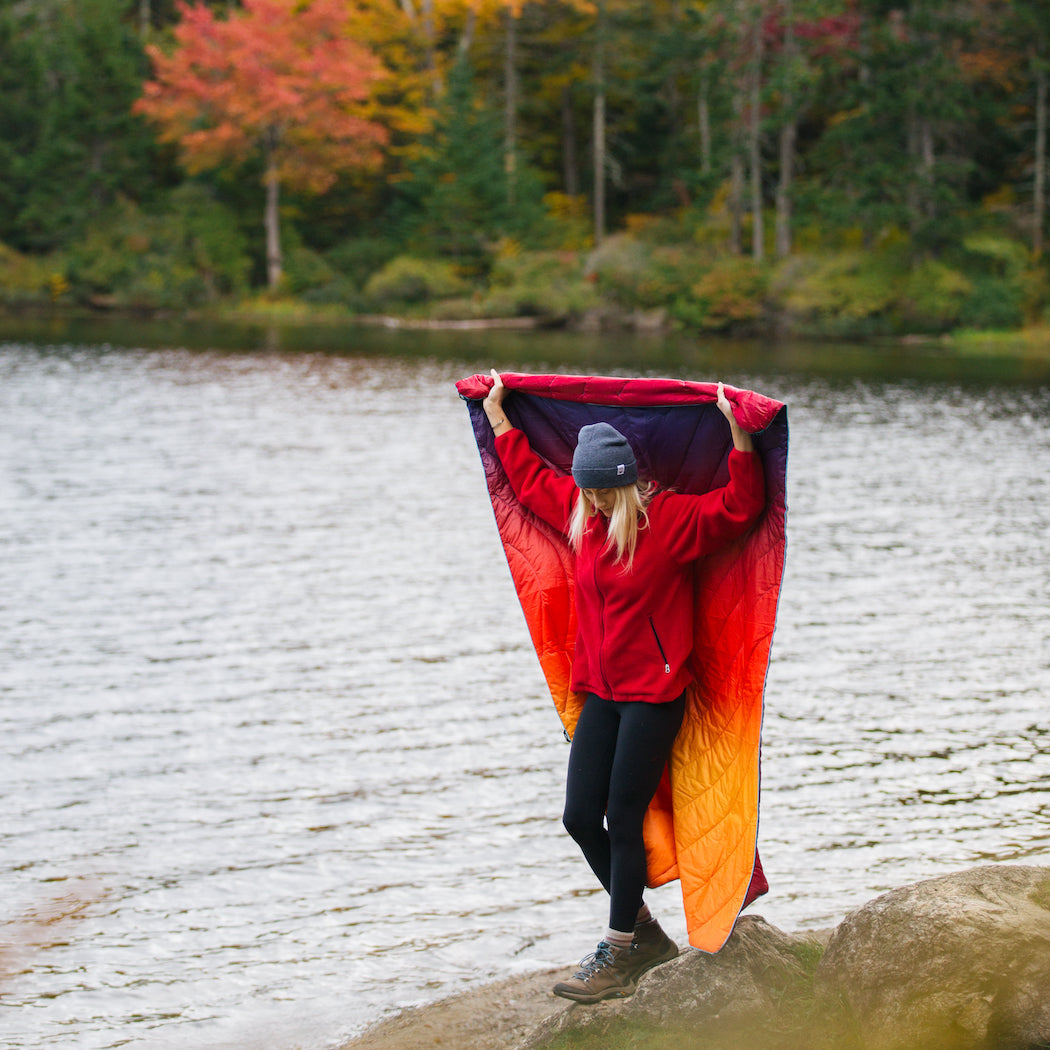 Rumpl Original Puffy Blanket PYRO FADE